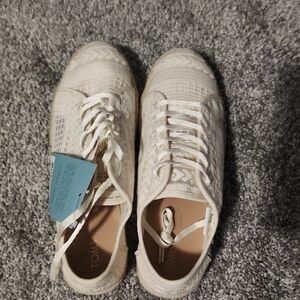 TOMS Cream Patterned Lace-Up Shoes